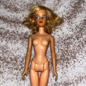 Vintage 1960s Ideal Misty Doll